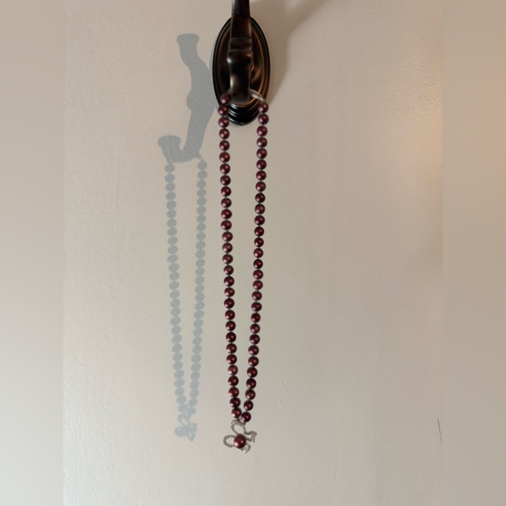 Elegant Purple Pearl Necklace
